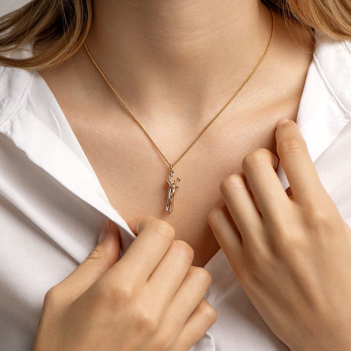HUG NECKLACE